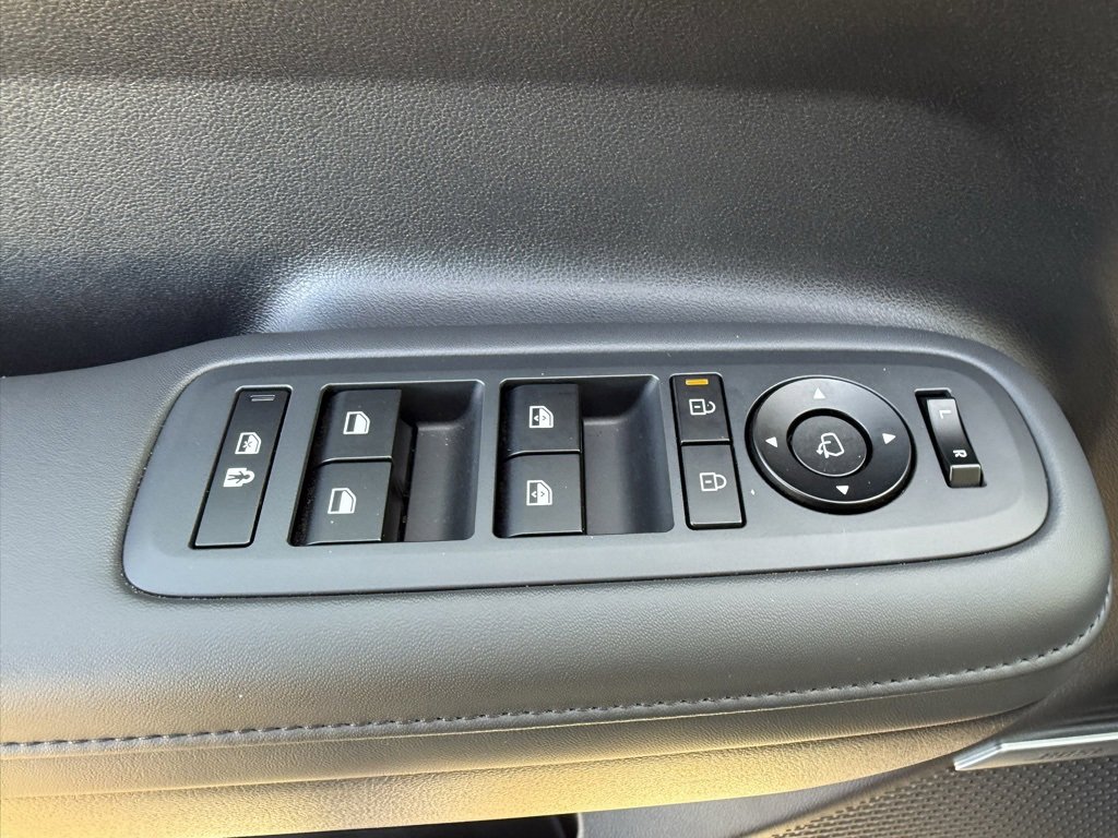 Used 2025 Hyundai Santa Fe Limited image 11