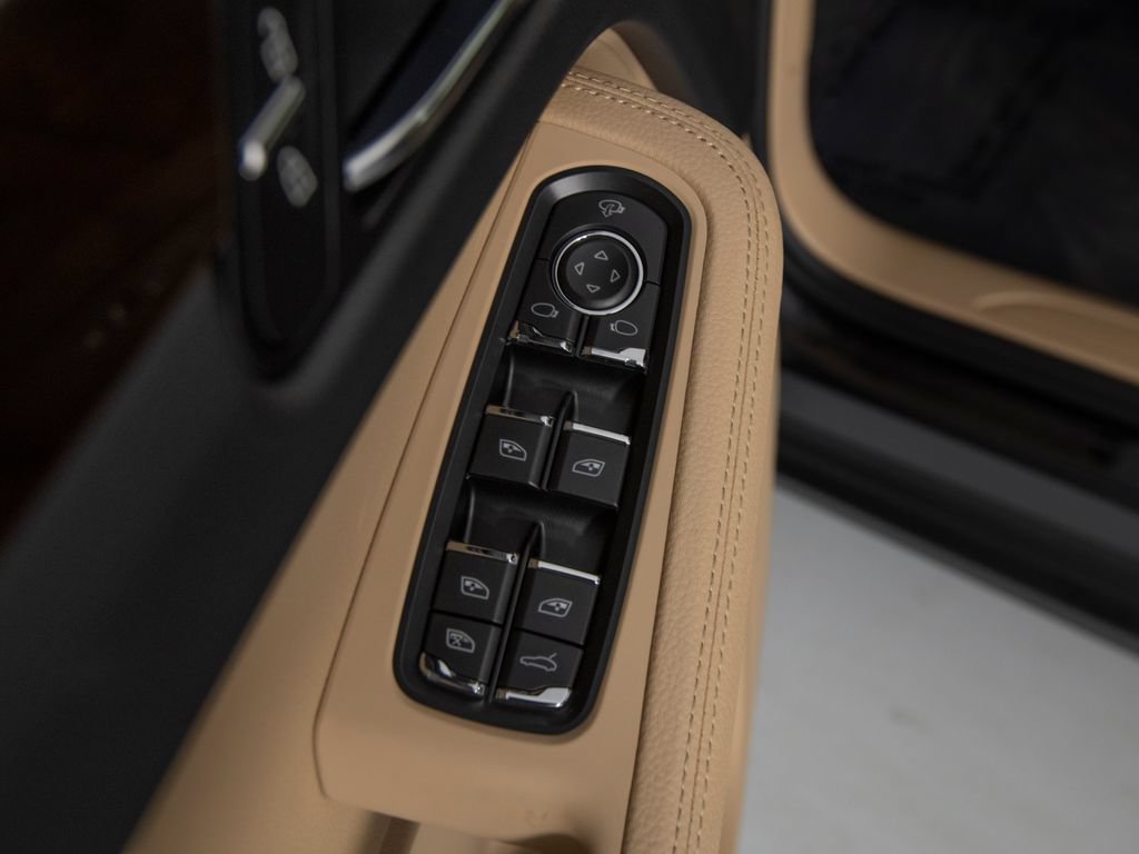 New 2026 Porsche Macan AWD/4WD image 20