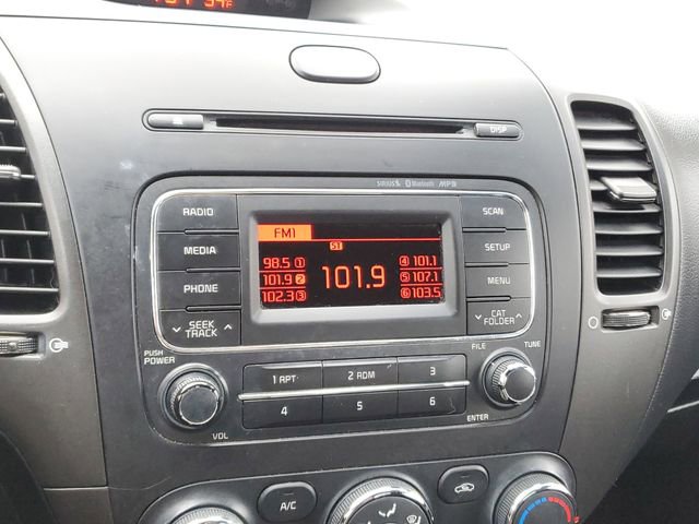 Used 2016 Kia Forte LX image 17