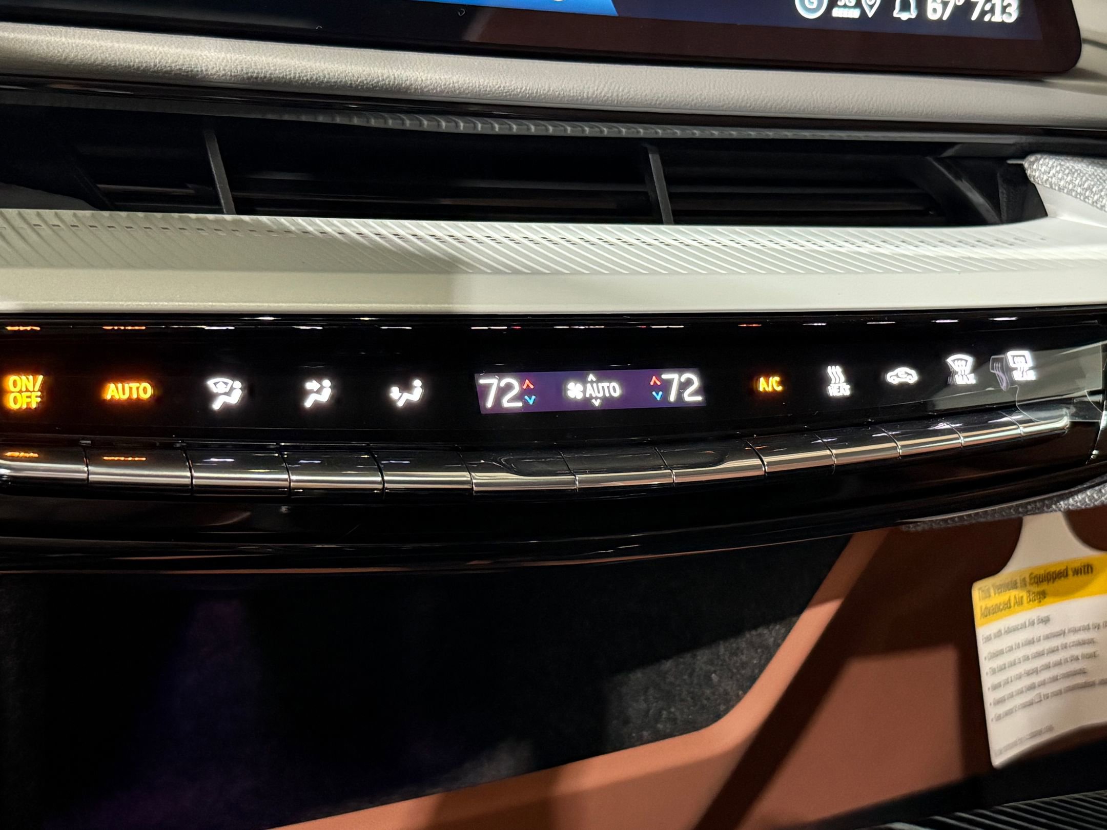 New 2026 Cadillac Optiq Luxury 2 image 31