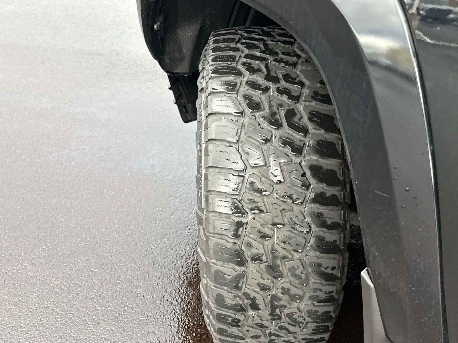 Used 2019 Toyota Tacoma TRD Sport AWD/4WD image 9