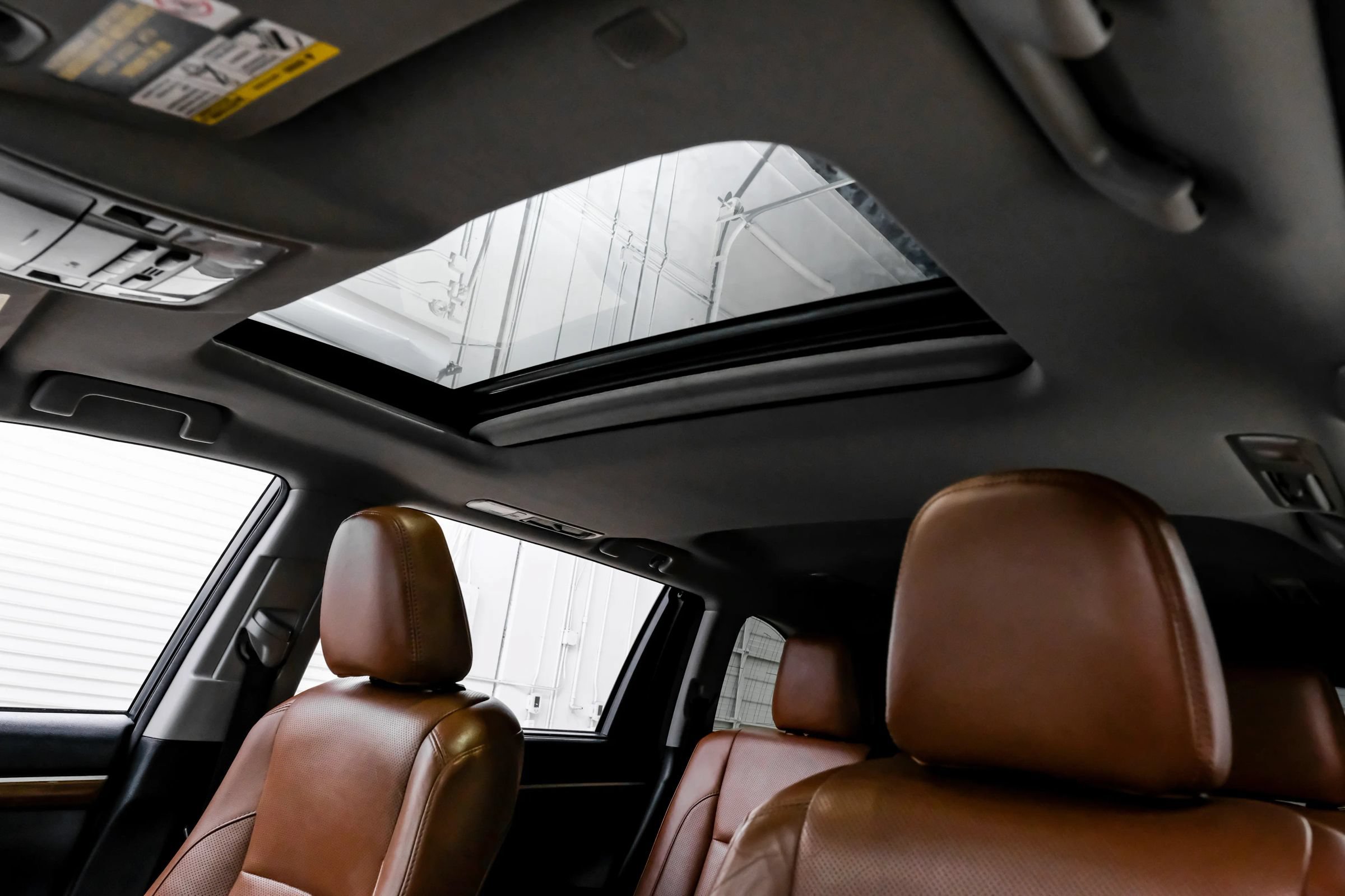 Used 2018 Toyota Highlander Limited FWD image 31