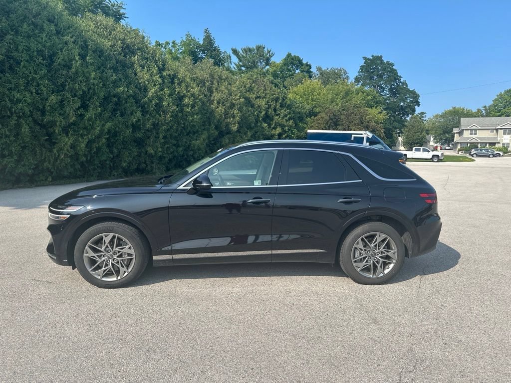 Used 2025 Genesis GV70 2.5T AWD/4WD image 3