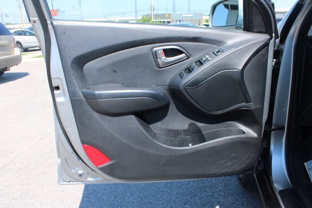 Used 2011 Hyundai Tucson GLS FWD image 10