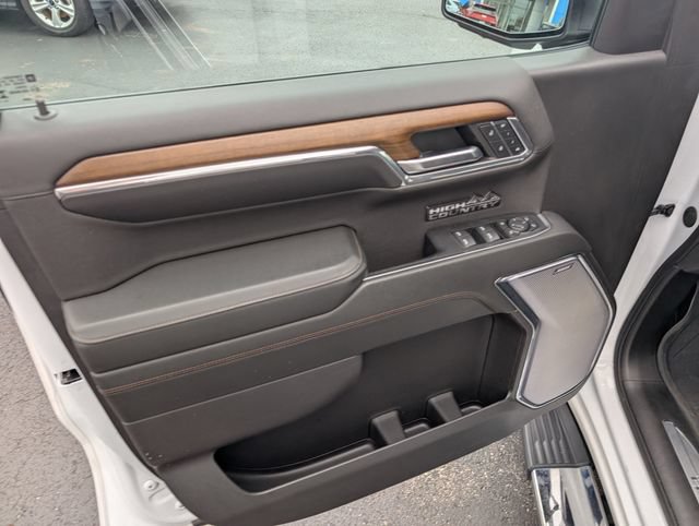 Used 2023 Chevrolet Silverado 1500 High Country w/ High Country Premium Package AWD/4WD image 15