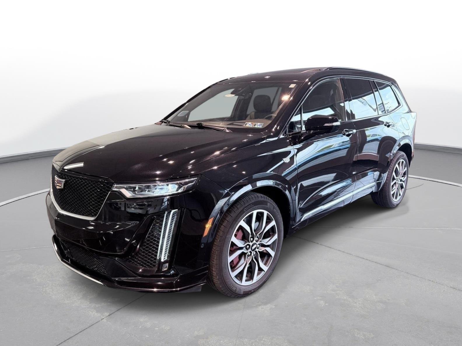 Used 2024 Cadillac XT6 Sport w/ Technology Package AWD/4WD image 2