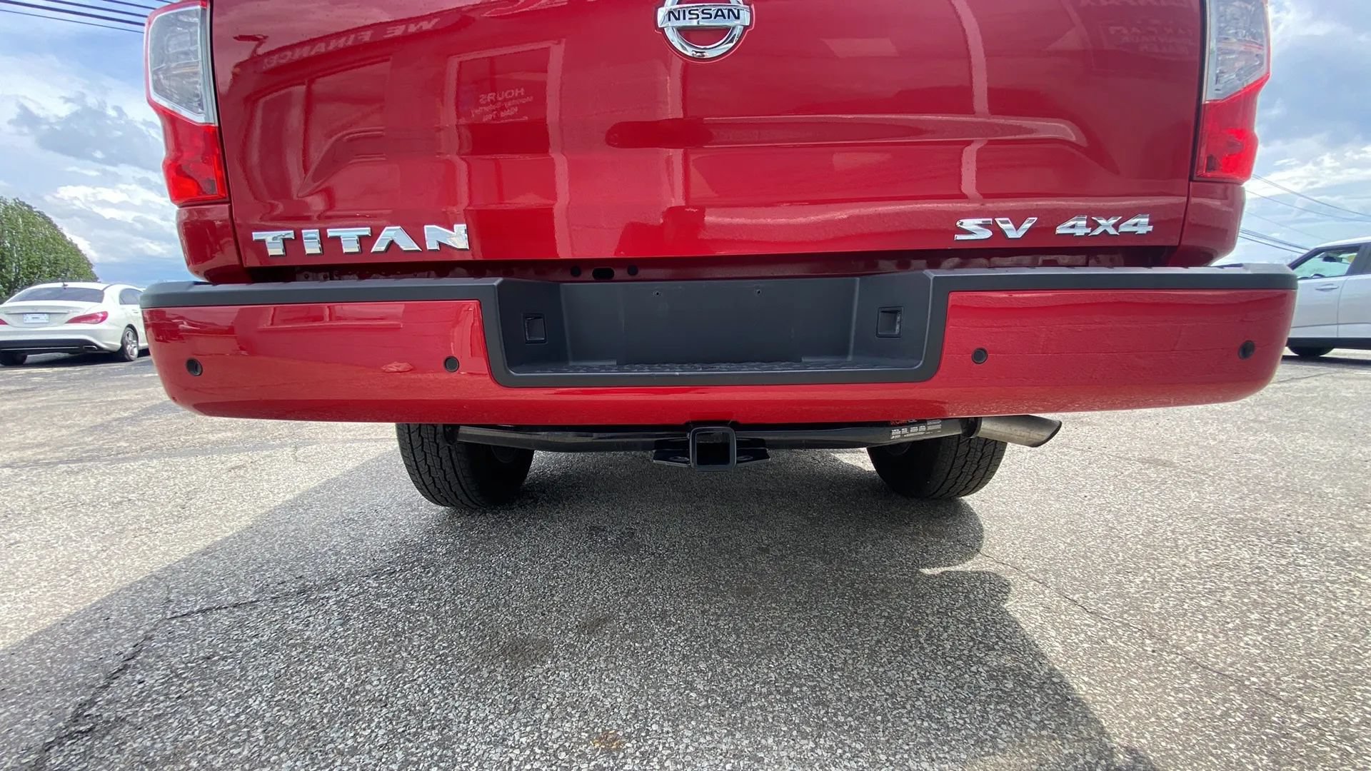 Used 2022 Nissan Titan SV AWD/4WD image 16