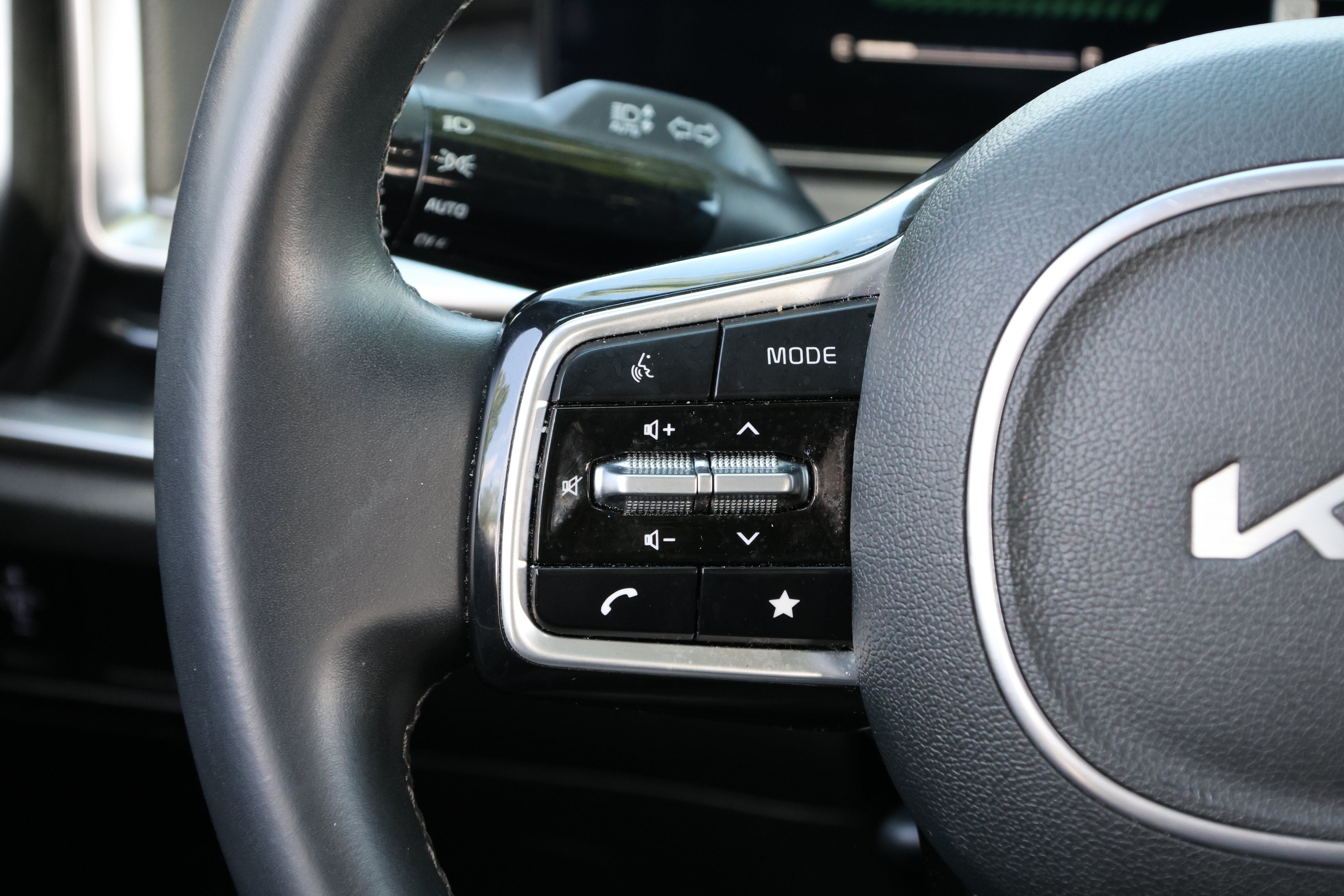 Used 2025 Kia Sorento S w/ Panoramic Sunroof Package FWD image 17