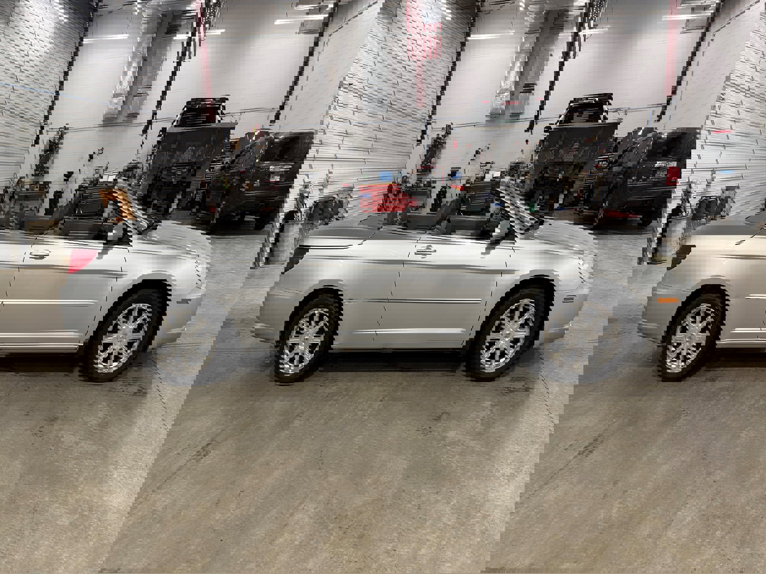 Used 2008 Chrysler Sebring Touring w/ Special Touring Group image 34