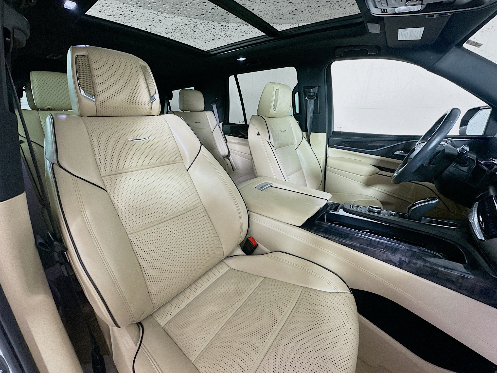 Used 2022 Cadillac Escalade Premium Luxury w/ Performance Package AWD/4WD image 30