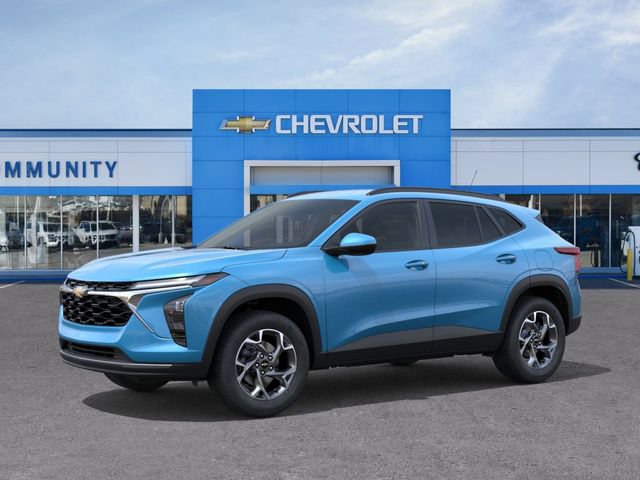 New 2026 Chevrolet Trax LT w/ Driver Confidence Package FWD image 2