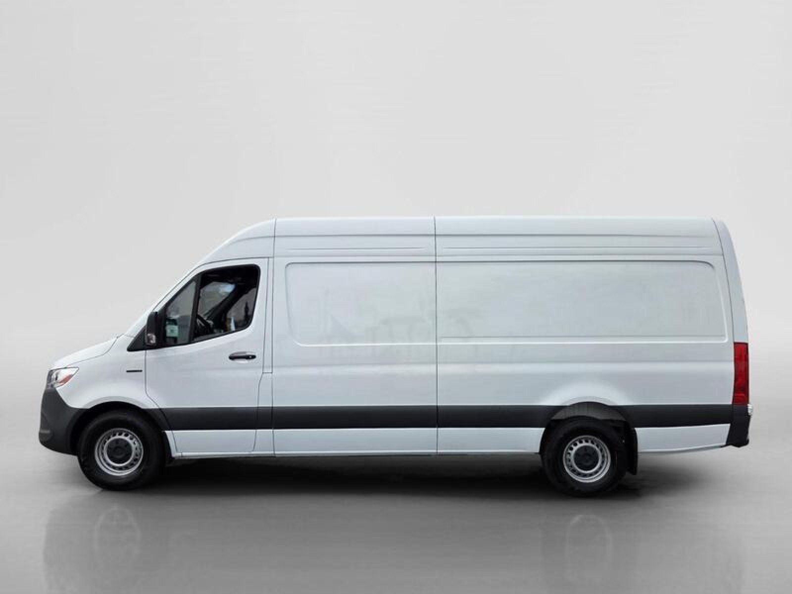 New 2025 Mercedes-Benz eSprinter 170 Cargo image 2
