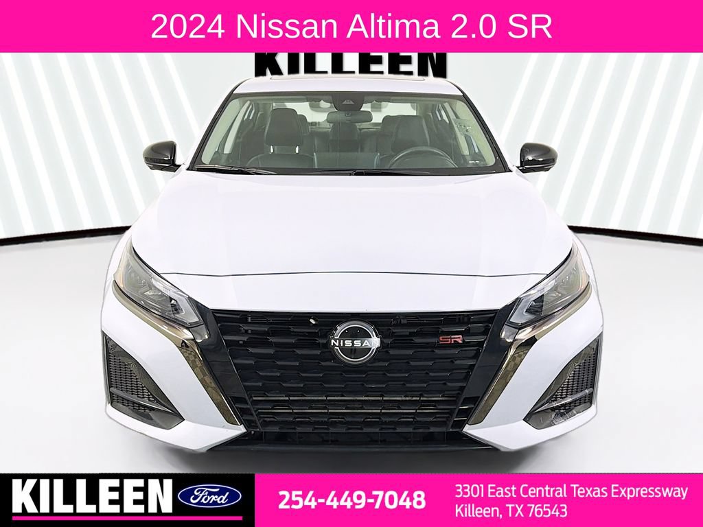 Used 2024 Nissan Altima 2.0 SR FWD image 2