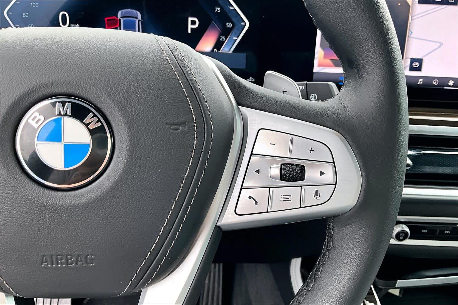 Used 2026 BMW X7 xDrive40i AWD/4WD image 25