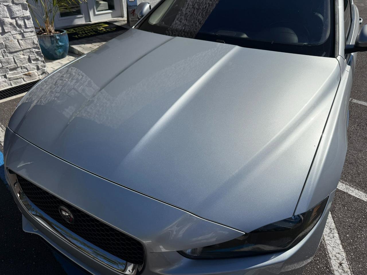 Used 2017 Jaguar XE Premium image 12