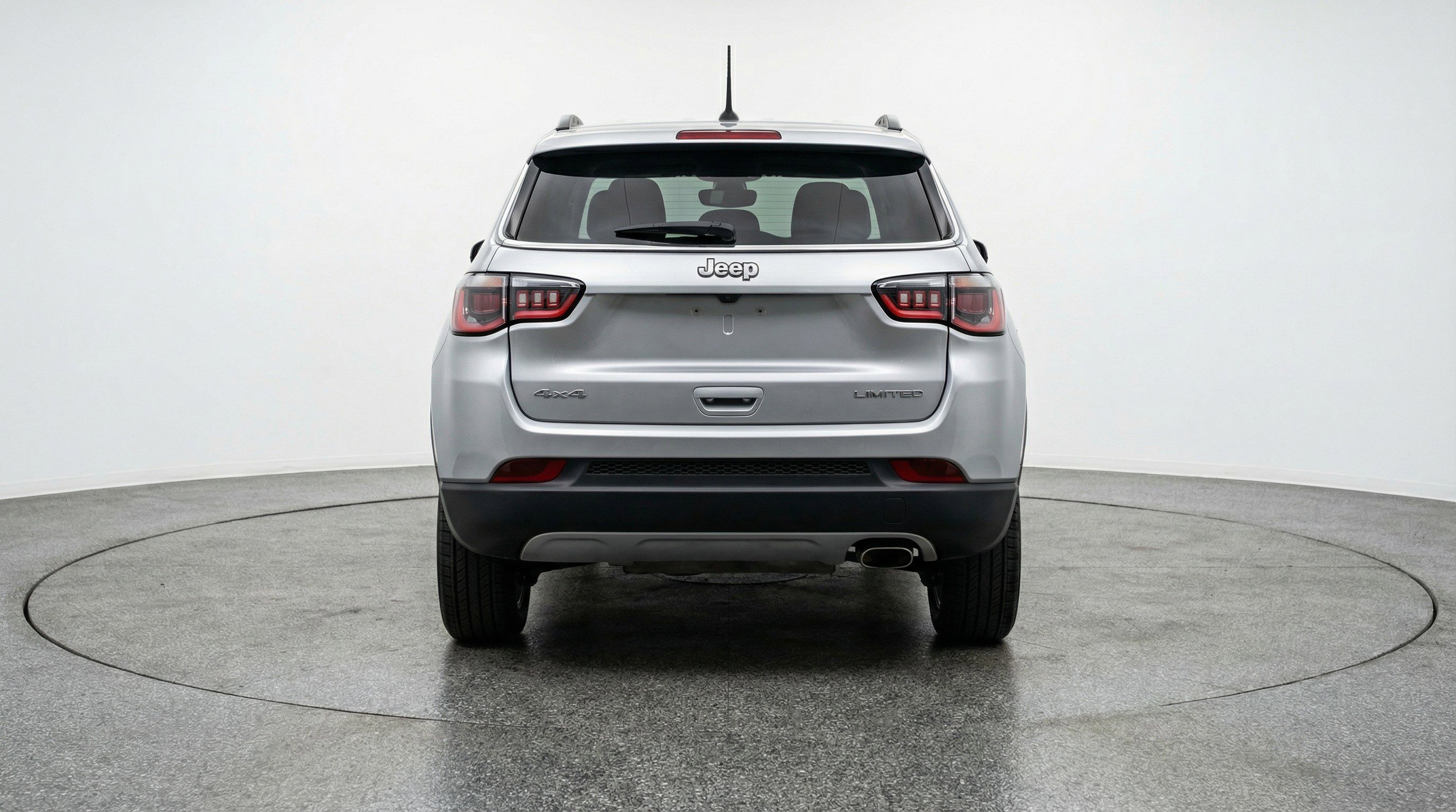 Used 2025 Jeep Compass Latitude image 7