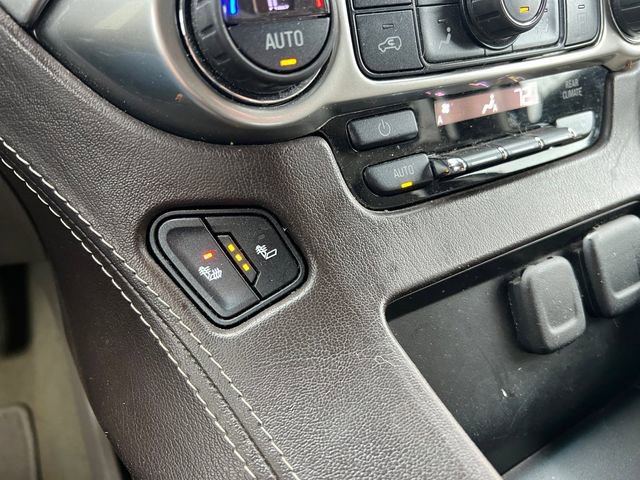 Used 2018 Chevrolet Suburban LT image 24