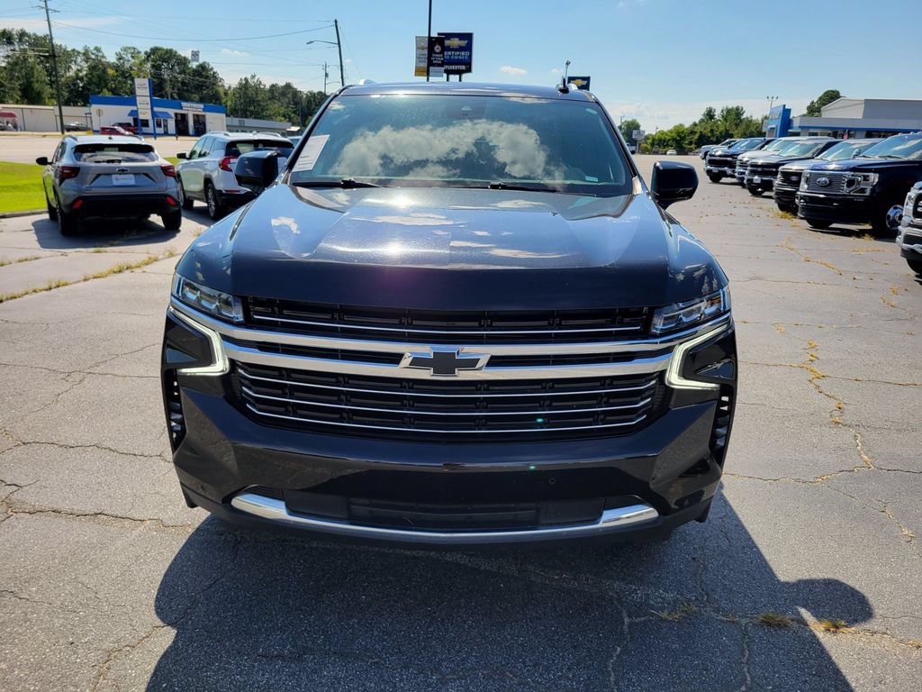 Used 2024 Chevrolet Suburban LT RWD image 8