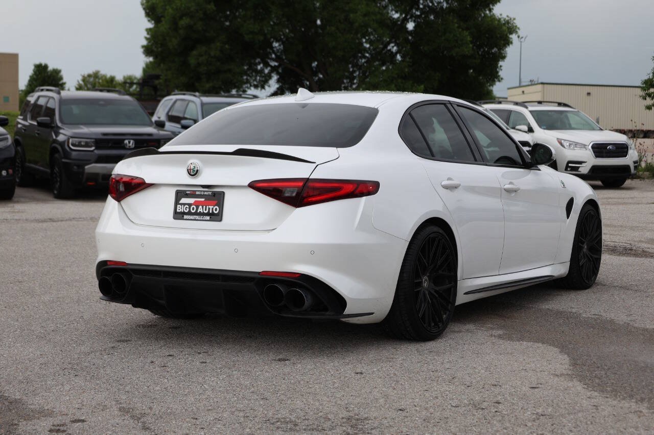 Used 2017 Alfa Romeo Giulia Quadrifoglio RWD image 9