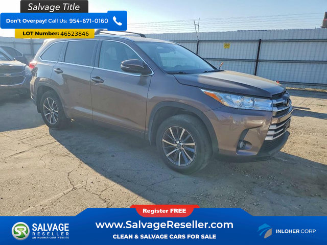 Used 2017 Toyota Highlander XLE w/ Carpet Mat Package AWD/4WD image 5