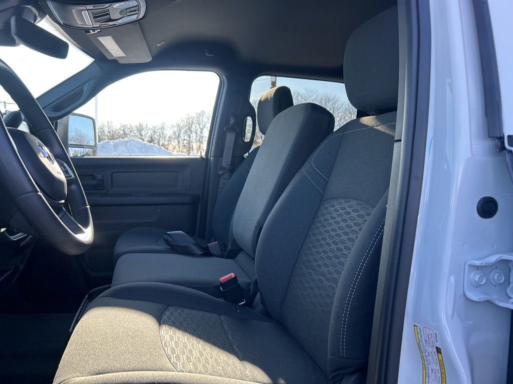 New 2026 RAM 3500 Tradesman AWD/4WD image 10