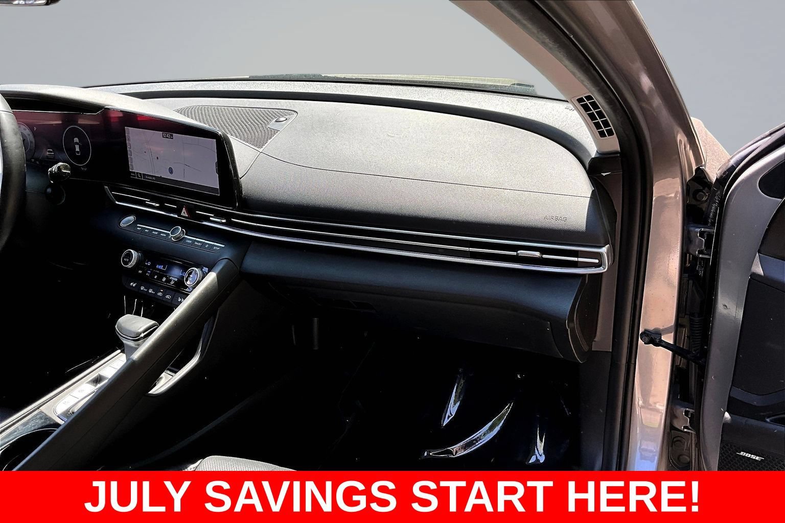 Used 2023 Hyundai Elantra Limited w/ Preferred Accessory Package FWD image 29