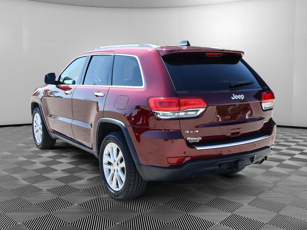 Used 2017 Jeep Grand Cherokee Limited w/ Luxury Group II AWD/4WD image 4
