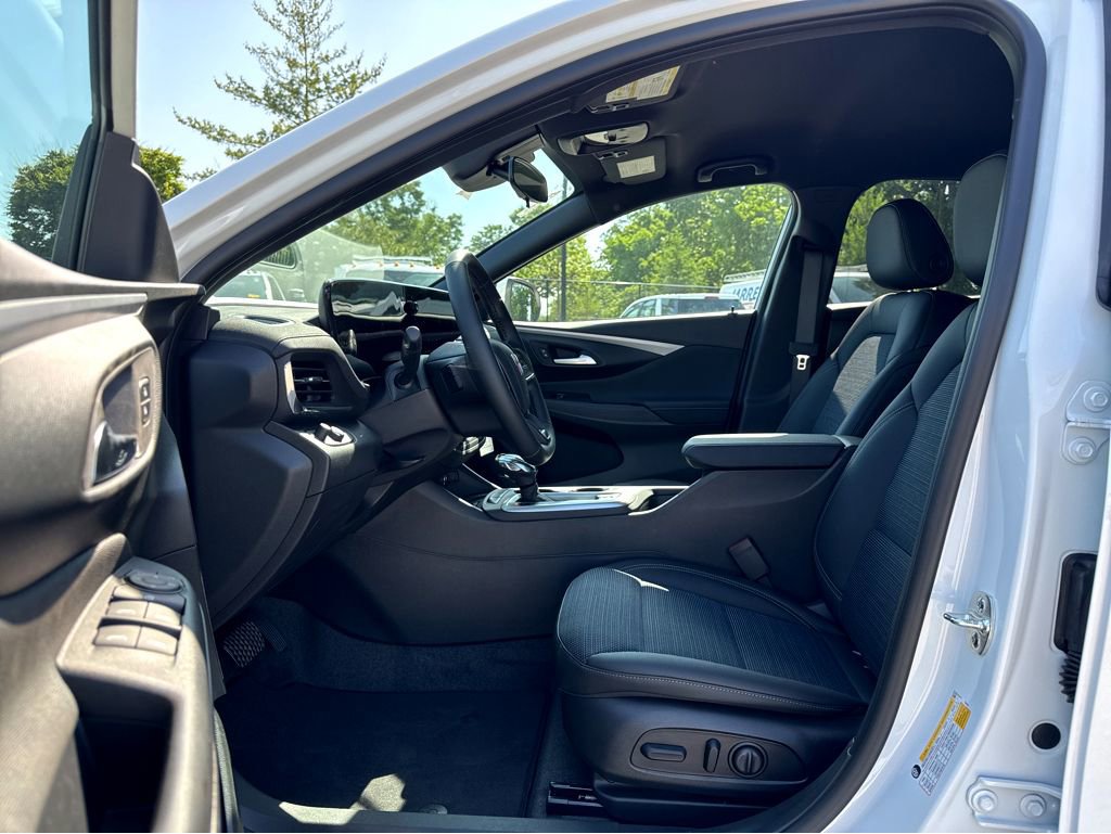 New 2026 Buick Envista Sport Touring w/ Convenience I Package FWD image 8