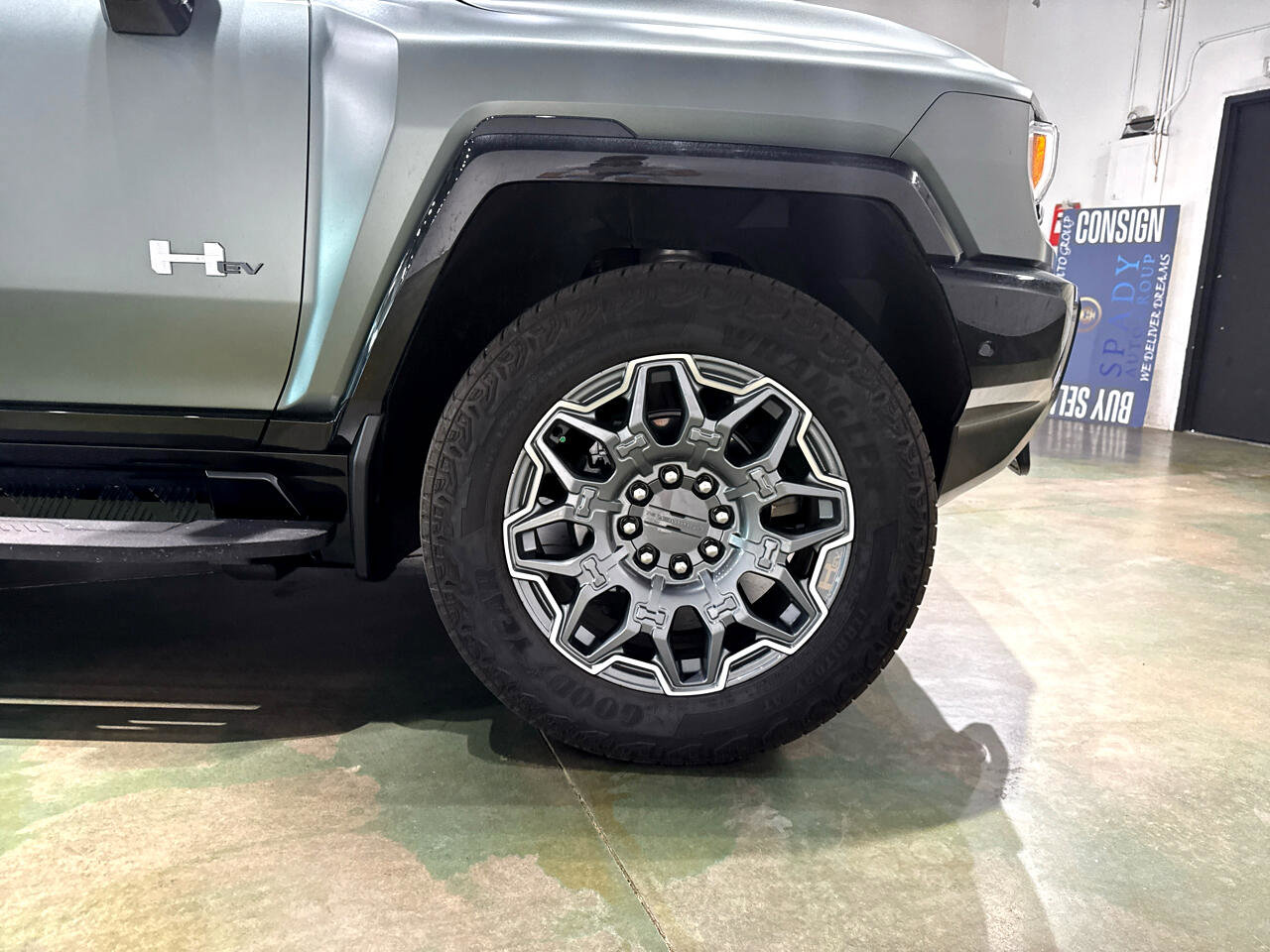Used 2024 GMC Hummer EV 3X w/ LPO, Illumination Package image 11