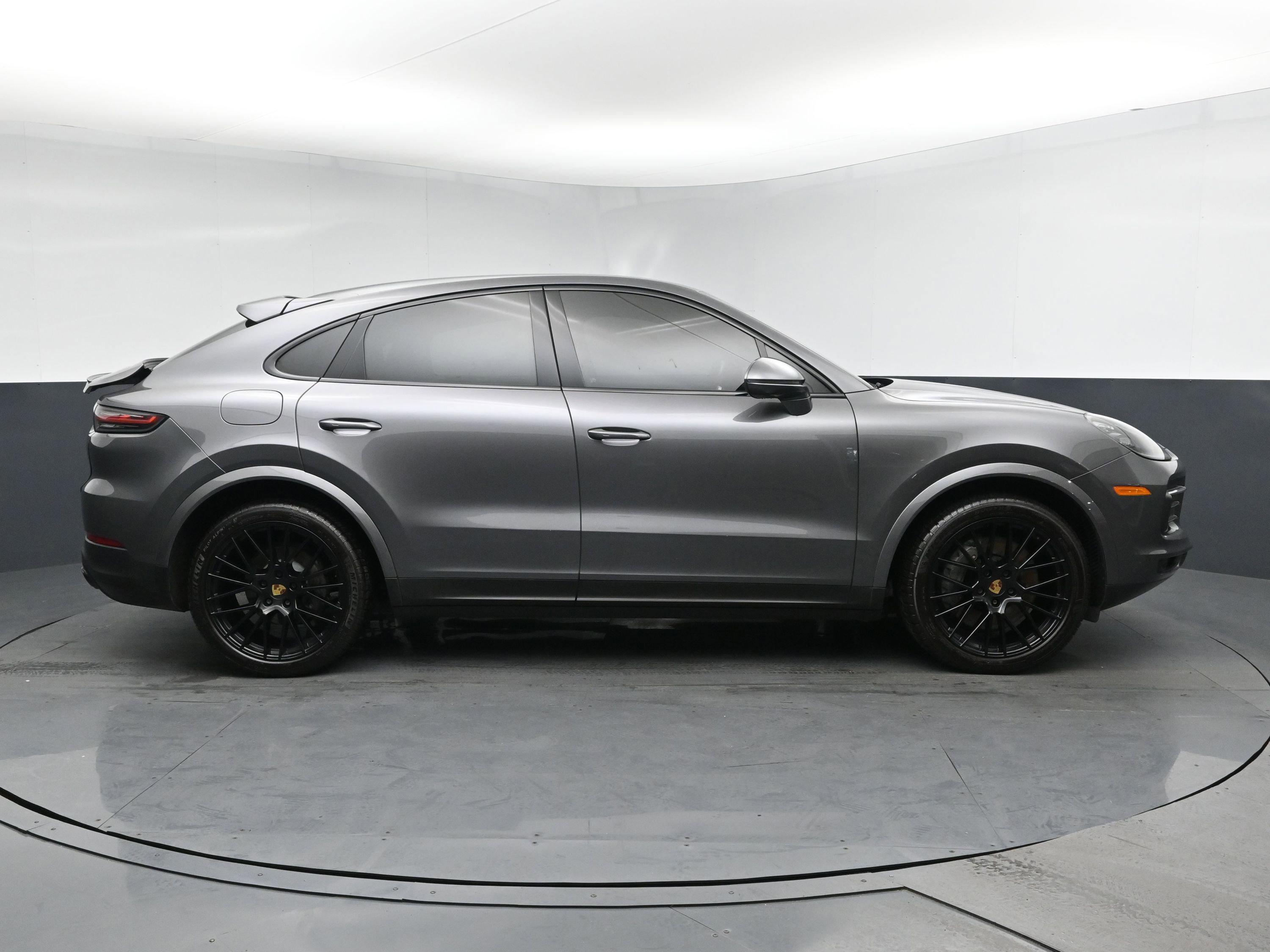 Used 2021 Porsche Cayenne S w/ Premium Package Plus AWD/4WD image 3