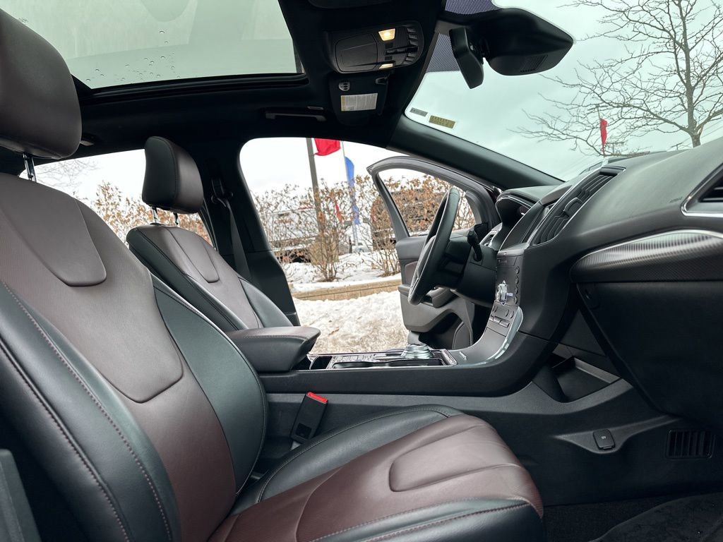 Used 2020 Ford Edge Titanium w/ Equipment Group 301A image 27