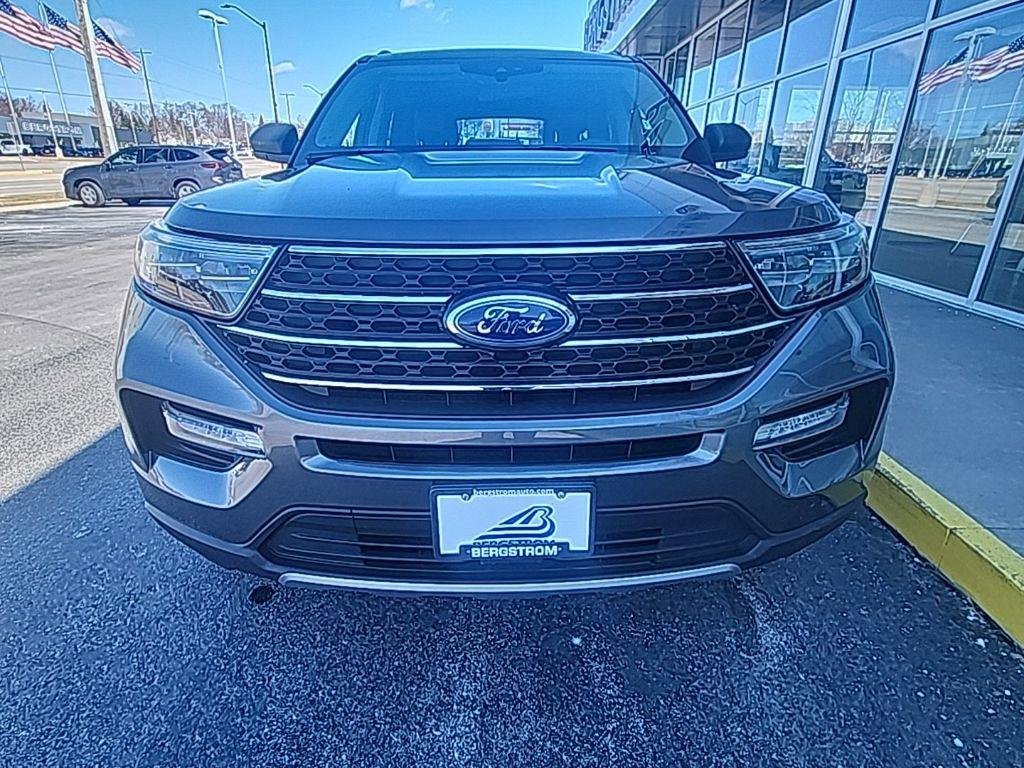 Certified 2023 Ford Explorer XLT w/ Equipment Group 202A image 4