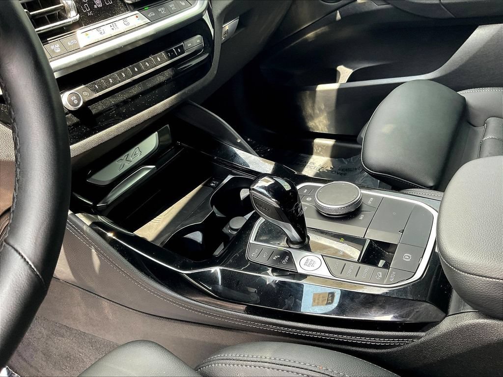 Used 2024 BMW X4 xDrive30i AWD/4WD image 17