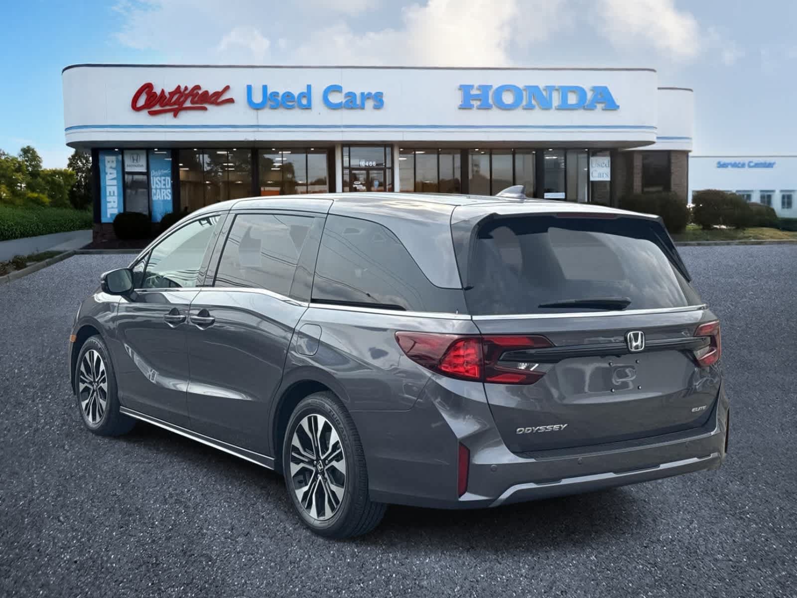 Used 2026 Honda Odyssey Elite image 3