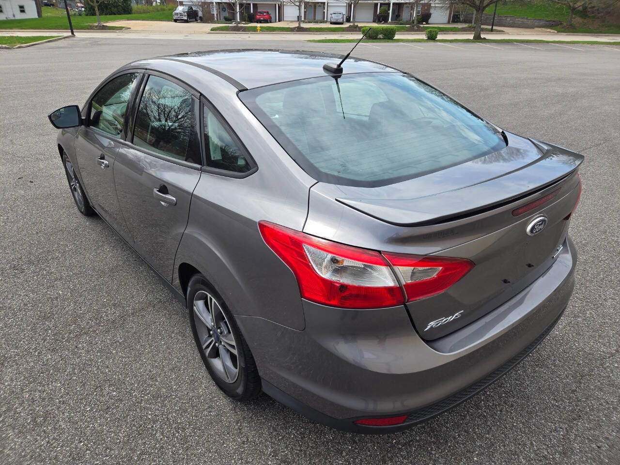 Used 2014 Ford Focus SE w/ SE Sport Package image 6
