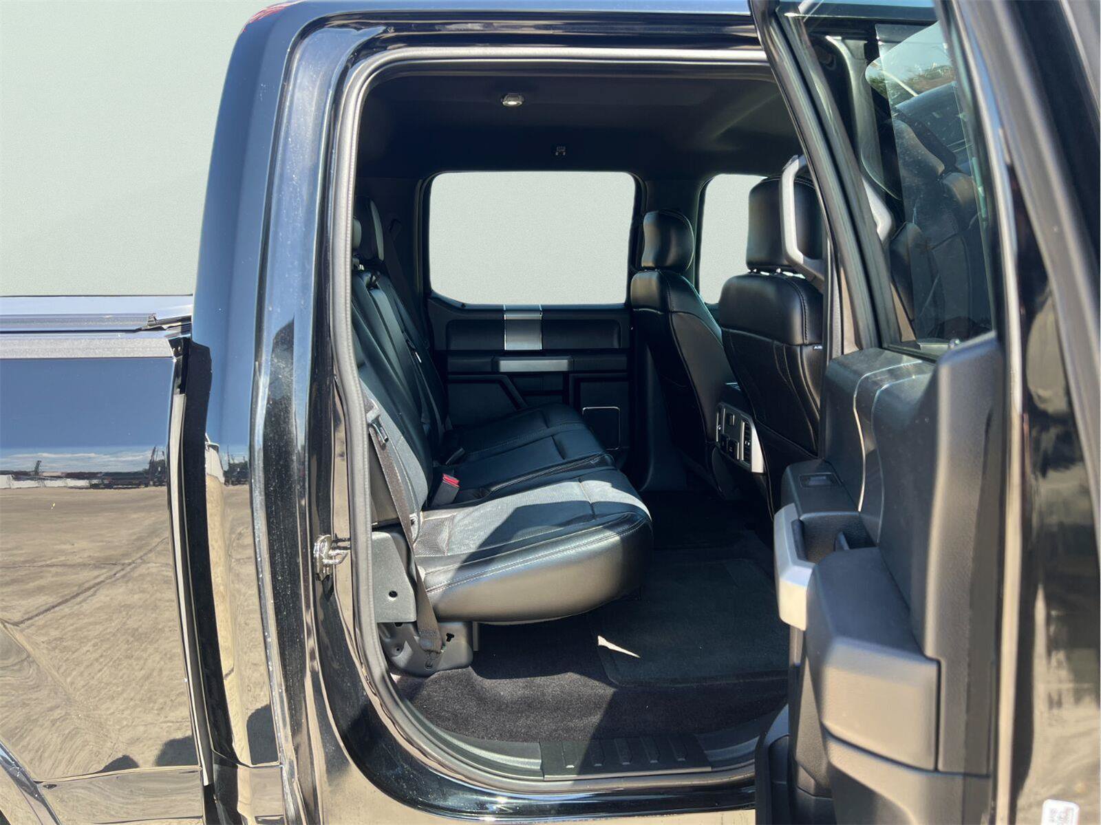 Used 2017 Ford F150 Lariat RWD image 25