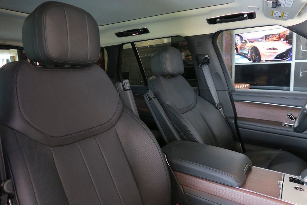 Used 2025 Land Rover Range Rover SE AWD/4WD image 26