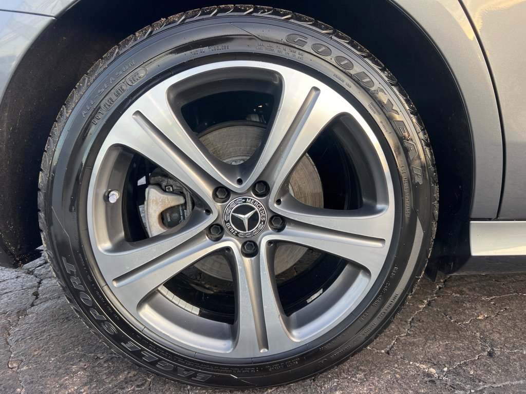 Used 2017 Mercedes-Benz E 300 E 300 4MATIC LUXURY image 40