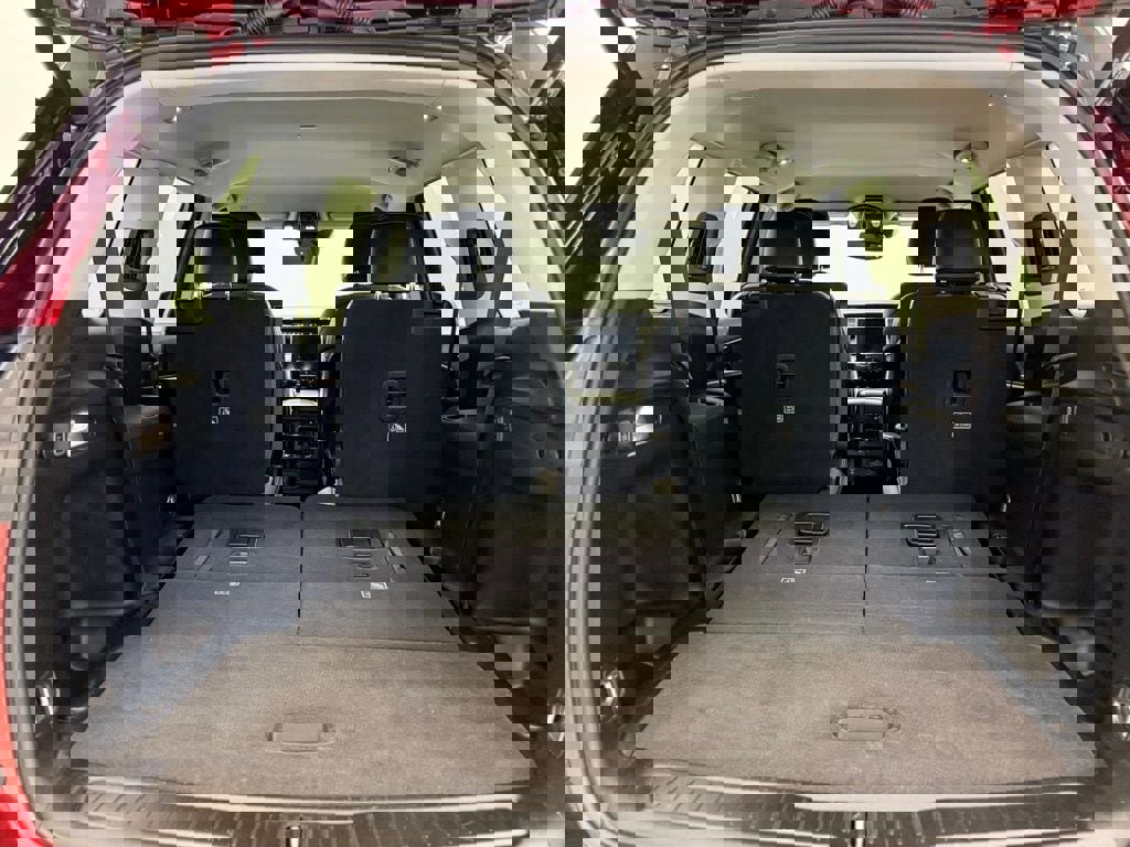 Used 2023 Jeep Grand Cherokee L Limited w/ Black Appearance Package image 7