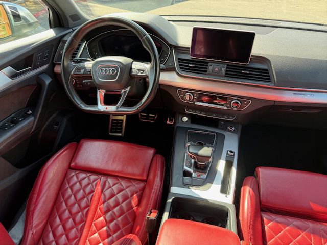 Used 2018 Audi SQ5 Premium Plus w/ Navigation Package image 24