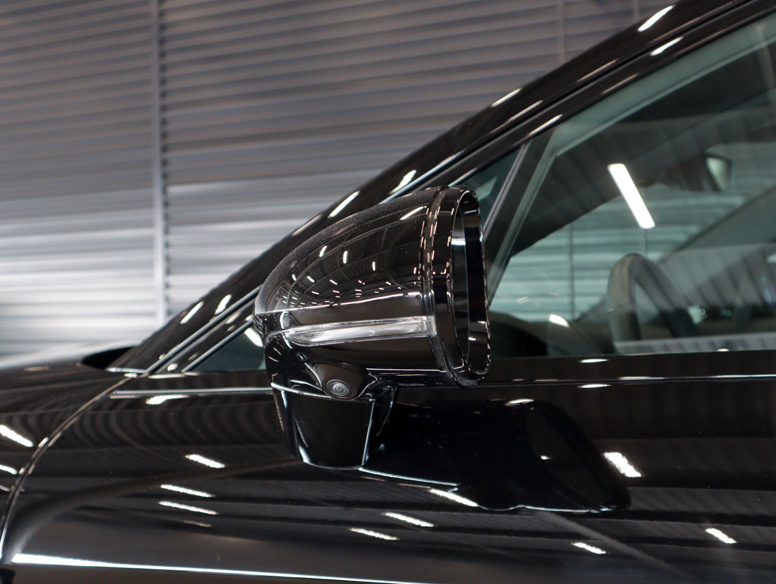 Certified 2025 Porsche Panamera 4 image 26