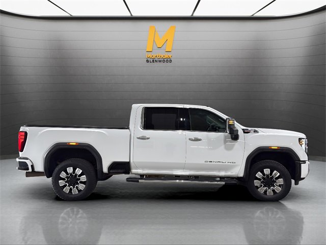 Used 2024 GMC Sierra 3500 Denali image 2