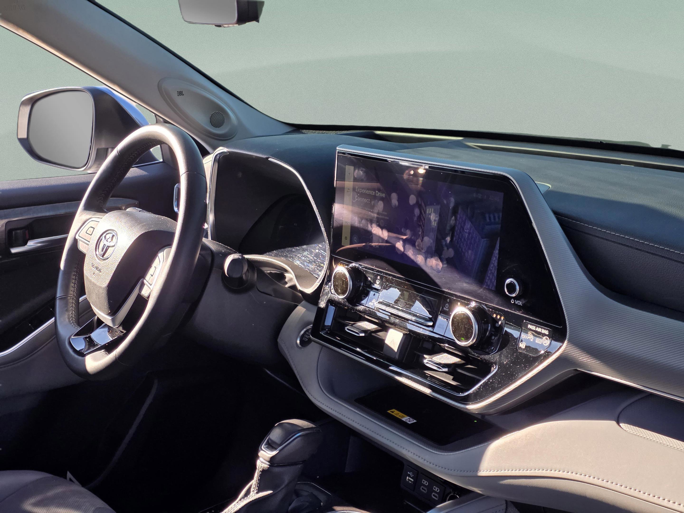 Used 2024 Toyota Highlander Platinum image 22