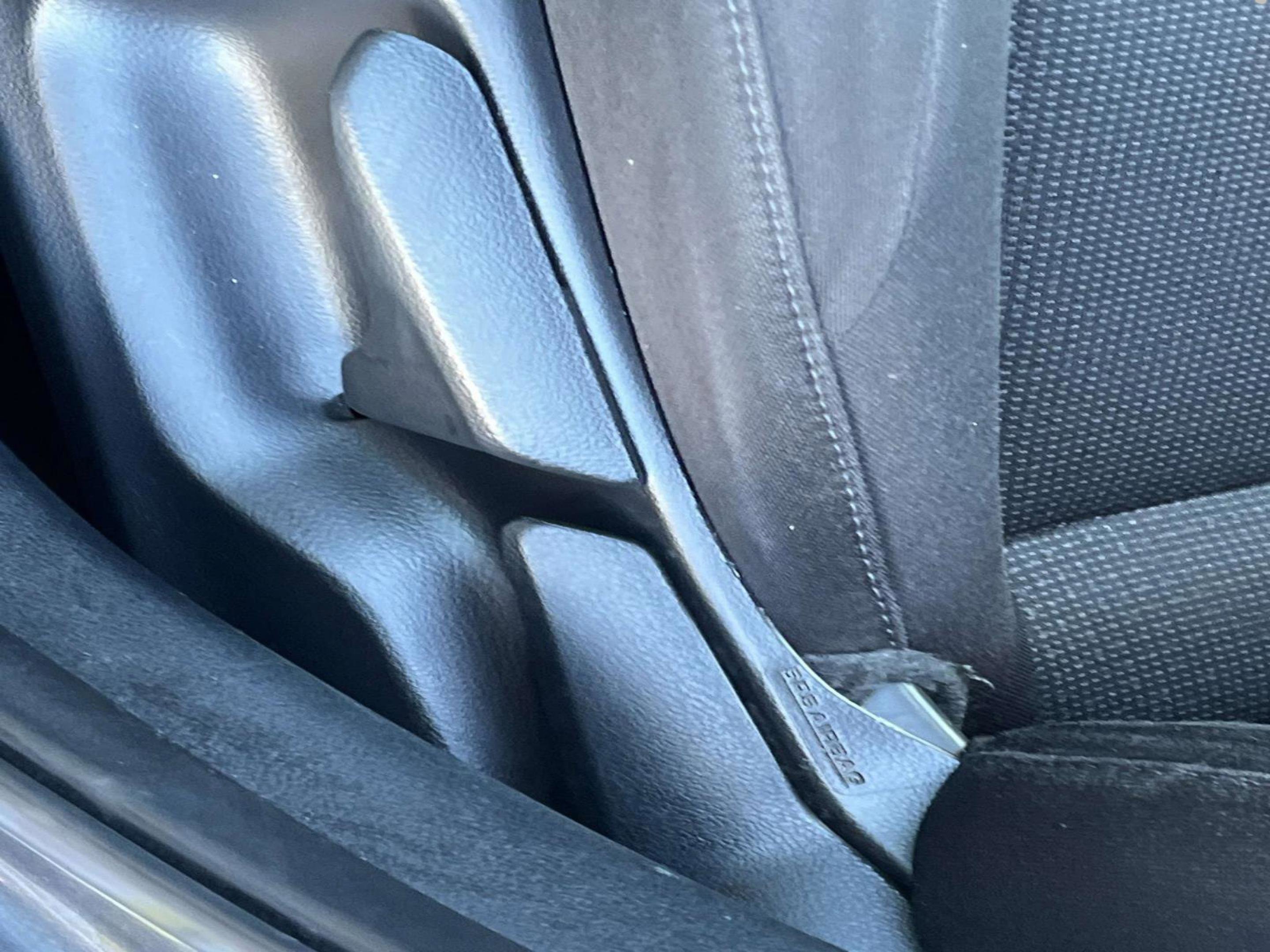 Used 2022 Toyota Prius L Eco image 29