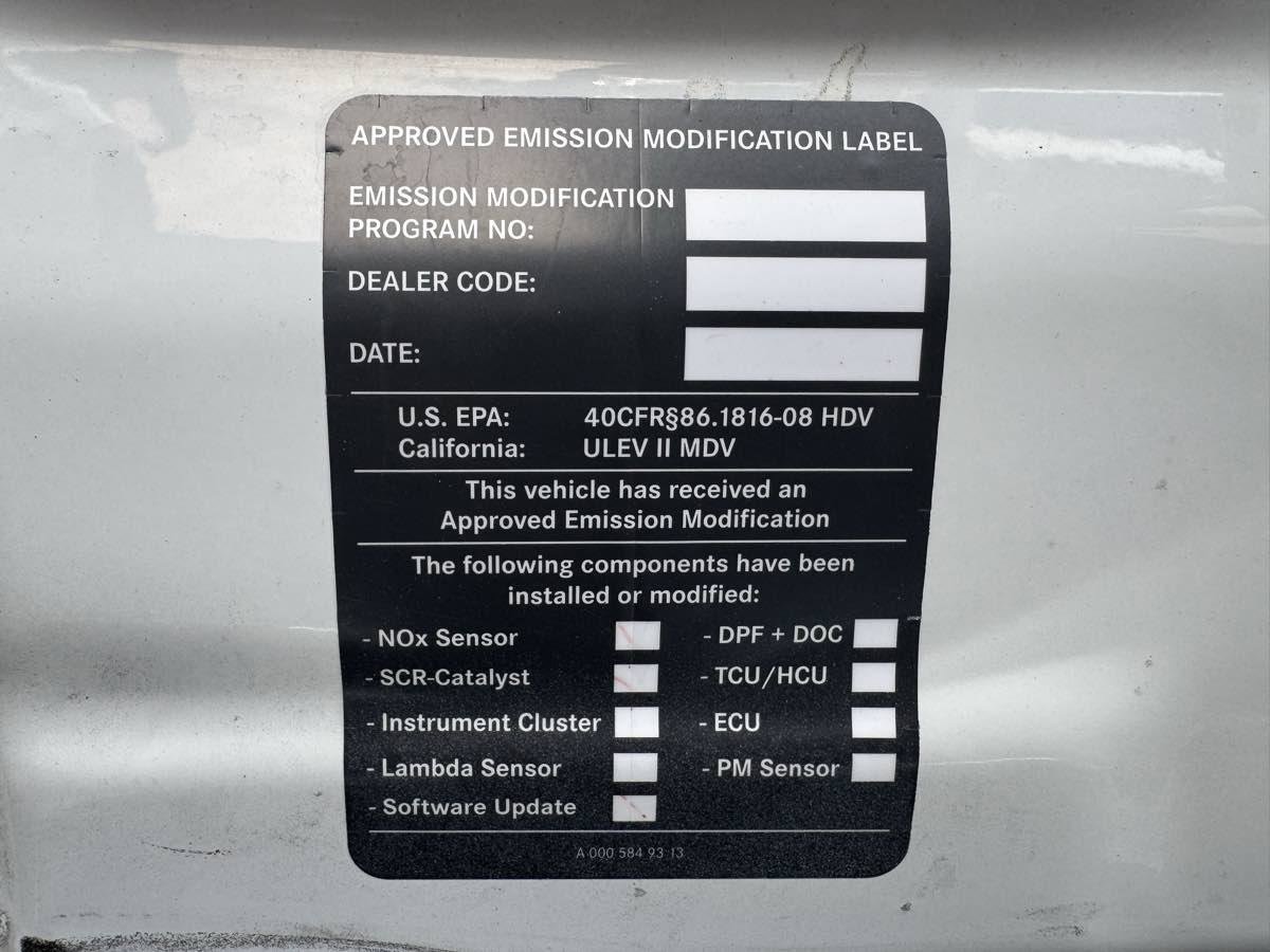 Used 2013 Mercedes-Benz Sprinter 2500 image 12