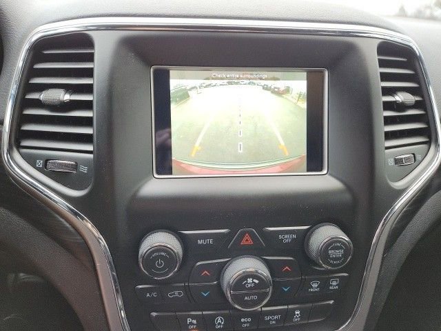 Used 2019 Jeep Grand Cherokee Laredo image 18