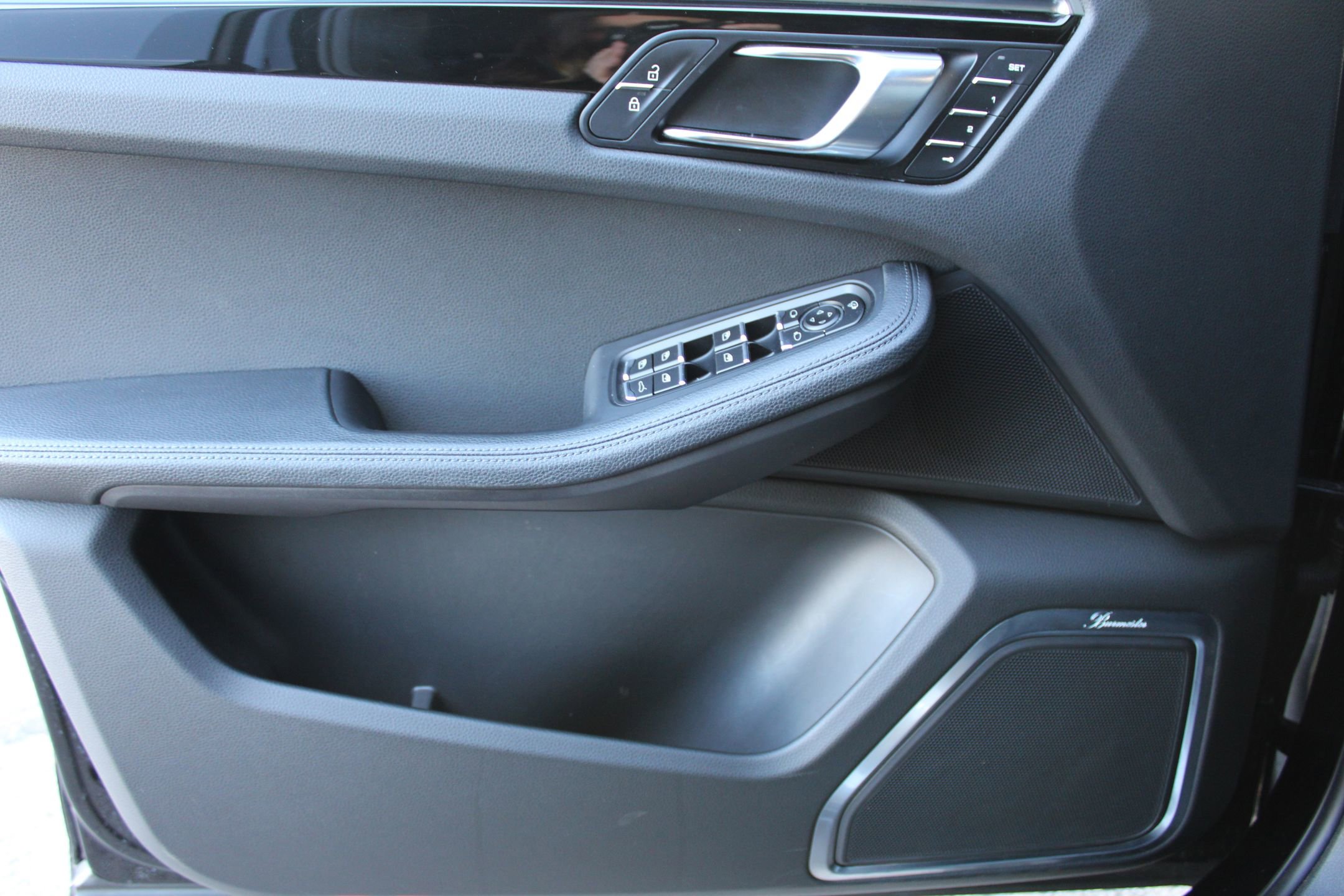 Certified 2023 Porsche Macan S image 14