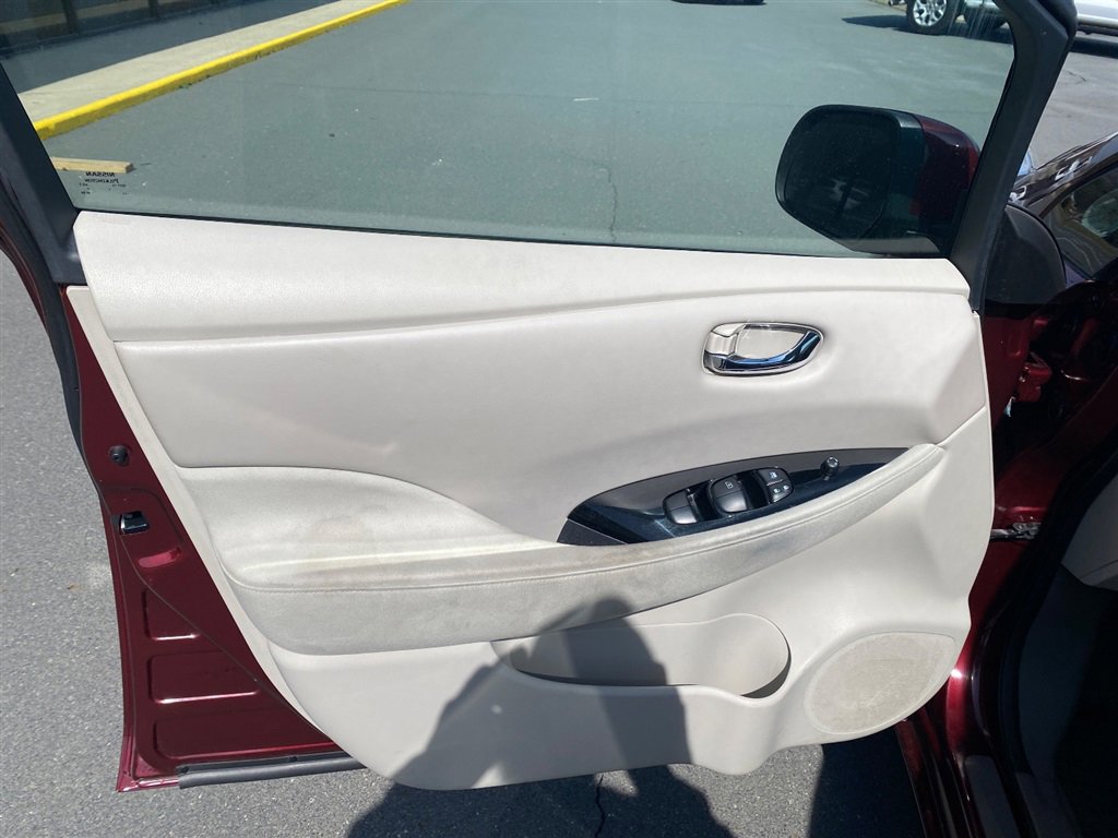 Used 2016 Nissan Leaf SV FWD image 8