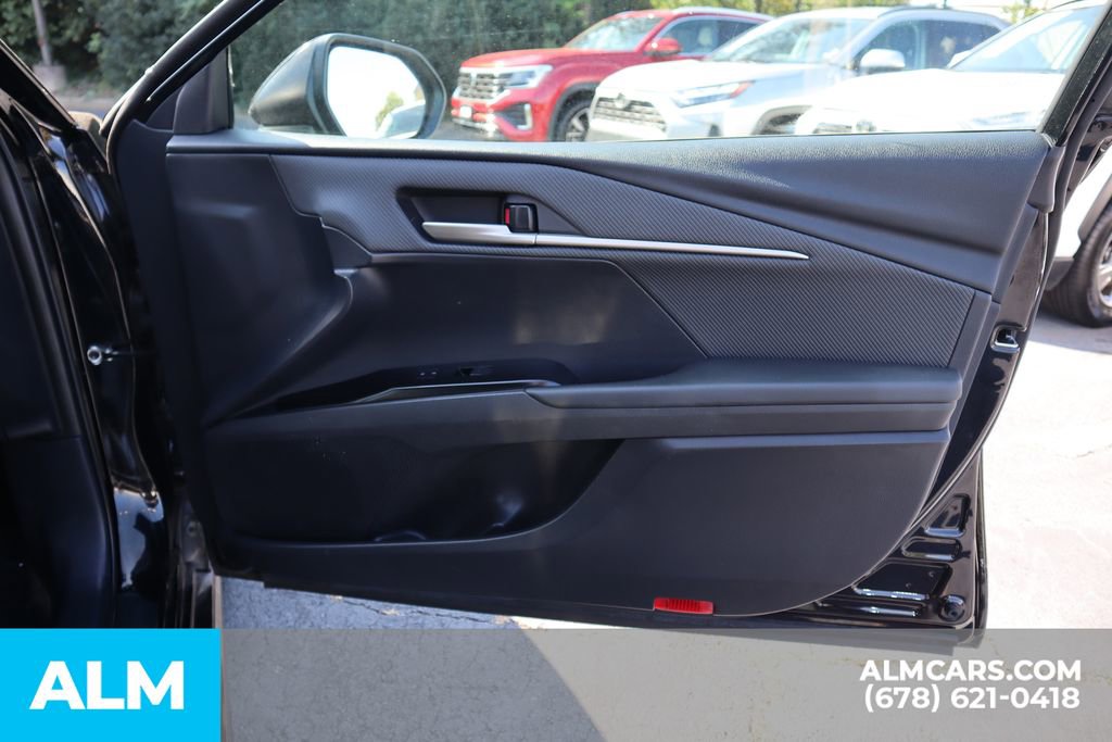 Used 2025 Toyota Camry SE image 25