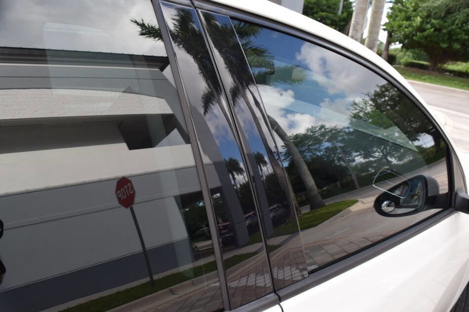 Used 2013 Volkswagen Golf TDI image 37